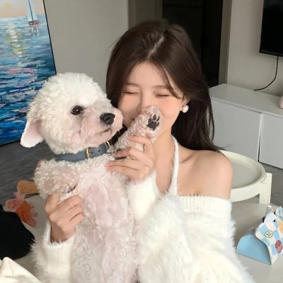 蓝色嘴巴的脸